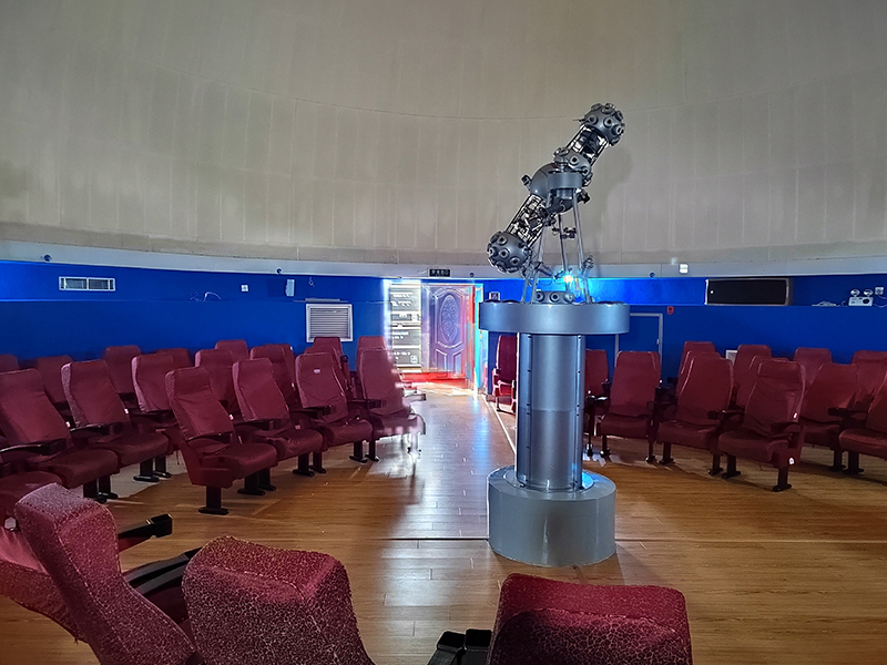 Planetarium-Projector6ti