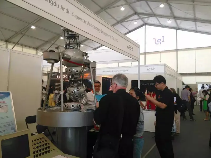 IPS-Showing-the-Optical-Planetarium-Projector-to-Customersasb